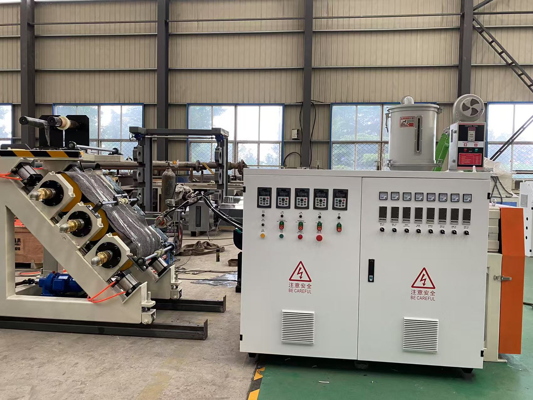 QINGDAO EASTSTAR испраќа напредна производна линија TPE Waterstop во Индија