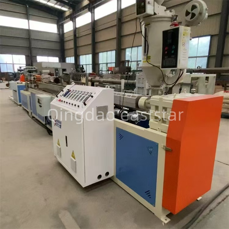 QINGDAO EASTSTAR ја комплетира производствената линија на приспособена ламба за компјутер/PS/ABS за турски клиент, поддржувајќи ја надградбата на индустријата за осветлување